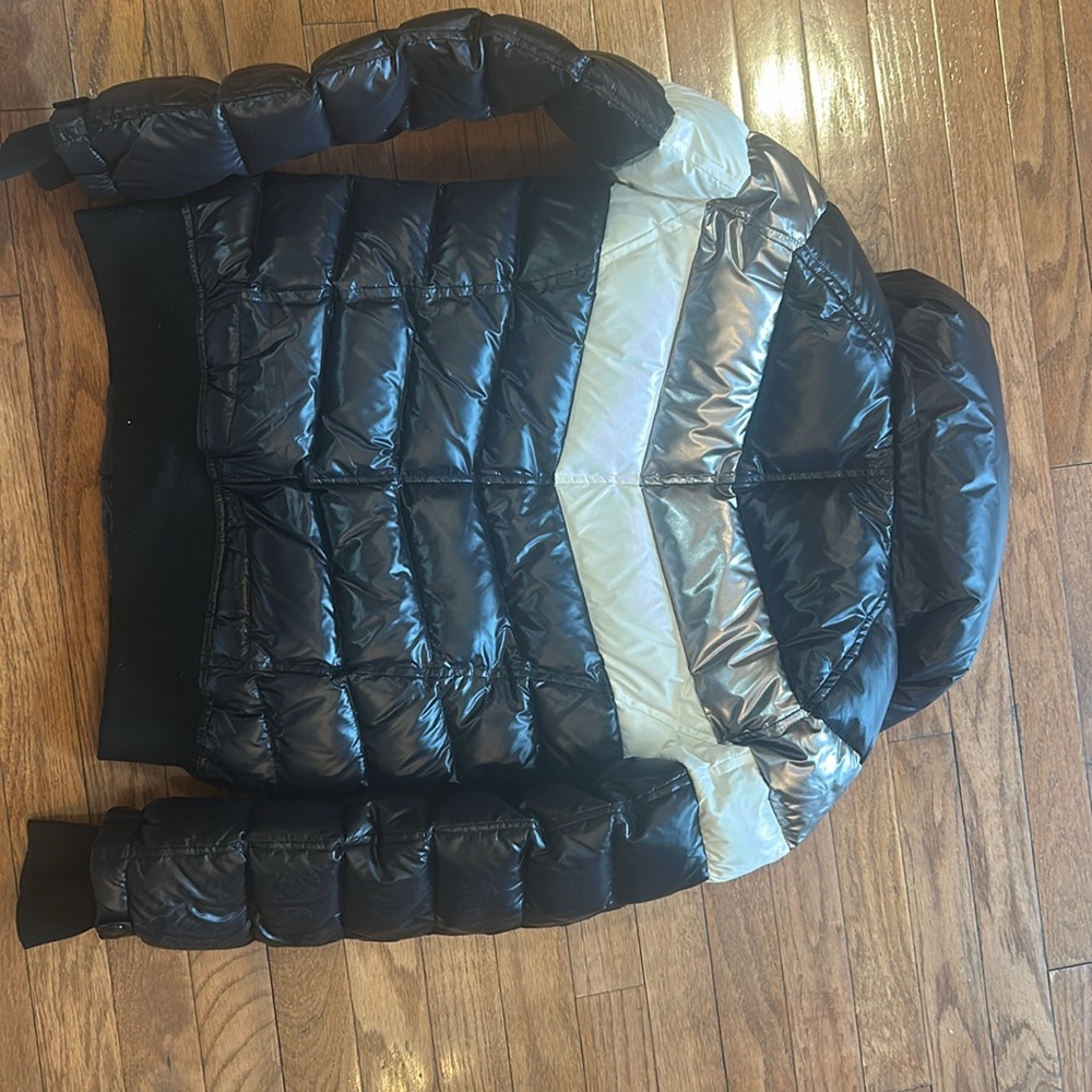 Women’s down jacket  excellent condition - Picture 4 of 4